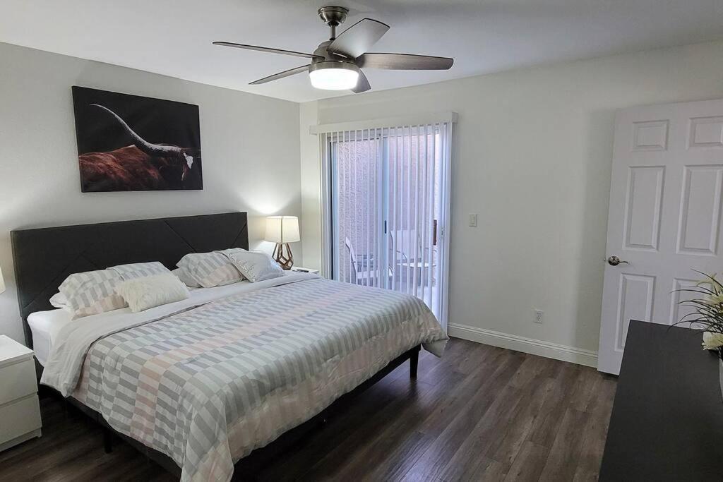 L - Fully Remodeled And Professionally Decorated Лас Вегас Екстериор снимка